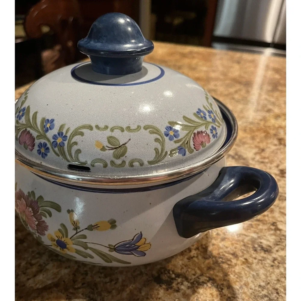 VTG ASTA Enamelware Casserole w/ Lid HTF Blue Speckle & Cobalt Trim Germany 7